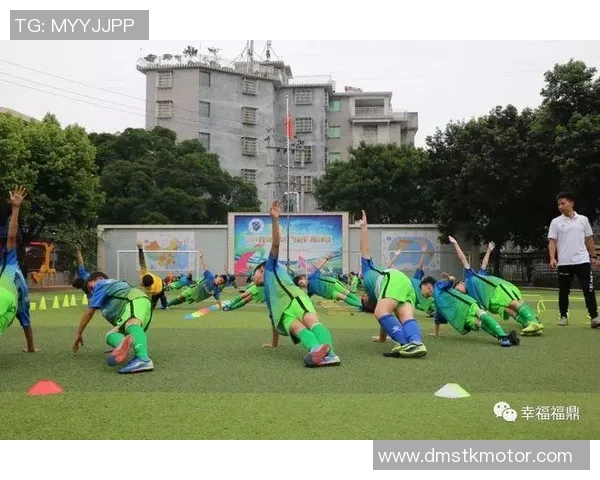 泾县足球球星崛起之路：从小镇到绿茵场的梦想与奋斗
